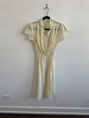 Vintage Cream Short-Sleeve Midi Dress with Synched Waist